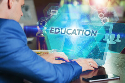 Bildung der Zukunft: Persönlichkeit versus Digitalisierung-1