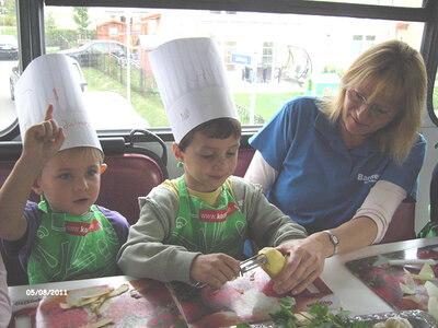 Waldräuber kochen mit Bernhard Moser im Kochbus-1