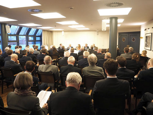 Podiumsdiskussion mit Politikern der Hamburger Bürgerschaft und Finanzexperte der EBC Hochschule -2