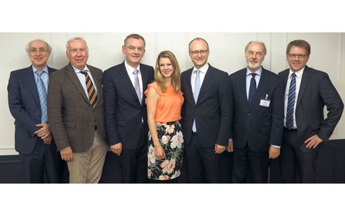 Podiumsdiskussion mit Politikern der Hamburger Bürgerschaft und Finanzexperte der EBC Hochschule -1