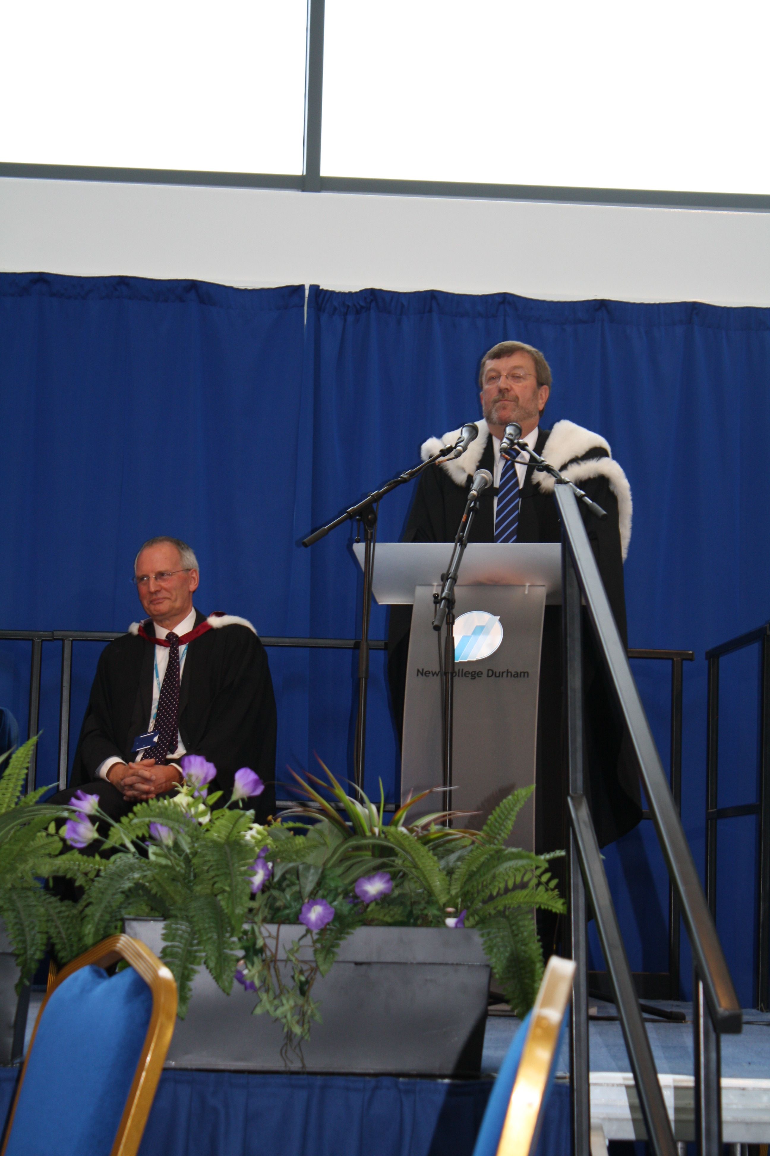 Graduation am New College Durham -3
